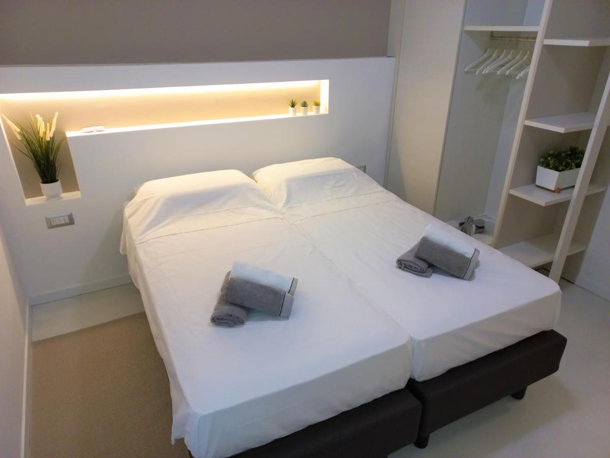 North Lake Riva Apartment, Steps From The Garda Lake Exterior photo