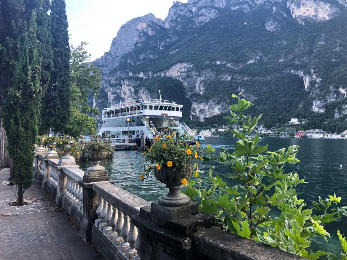 North Lake Riva Apartment, Steps From The Garda Lake Exterior photo