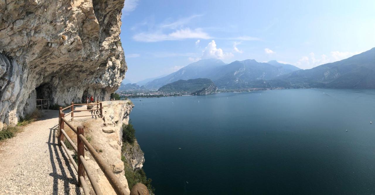 North Lake Riva Apartment, Steps From The Garda Lake Exterior photo