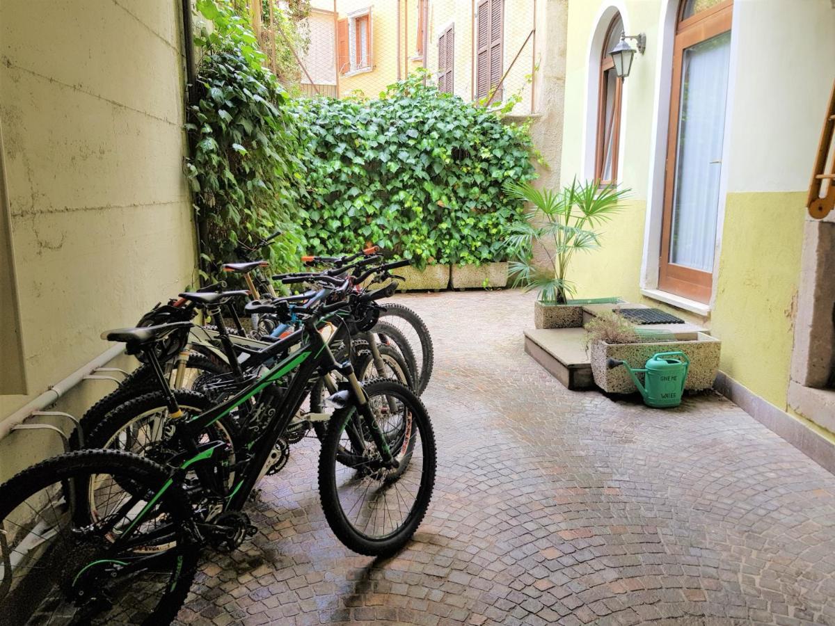 North Lake Riva Apartment, Steps From The Garda Lake Exterior photo